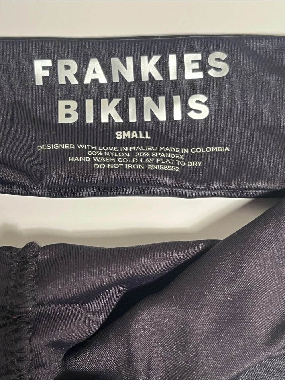 FRANKIES BIKINIS 🌴🎀🌴 Black TOP 🌴